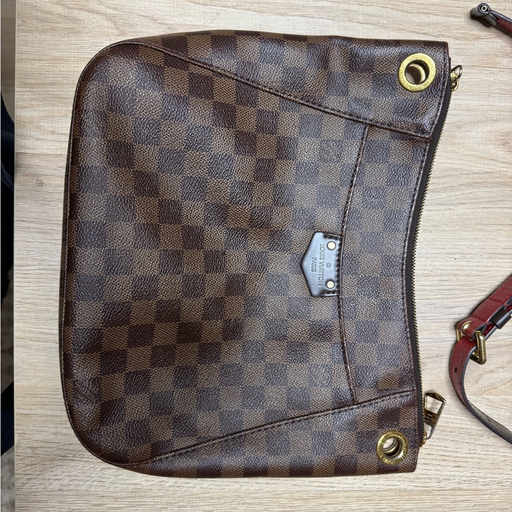 Louis Vuitton Damier Ebene South Bank Besace